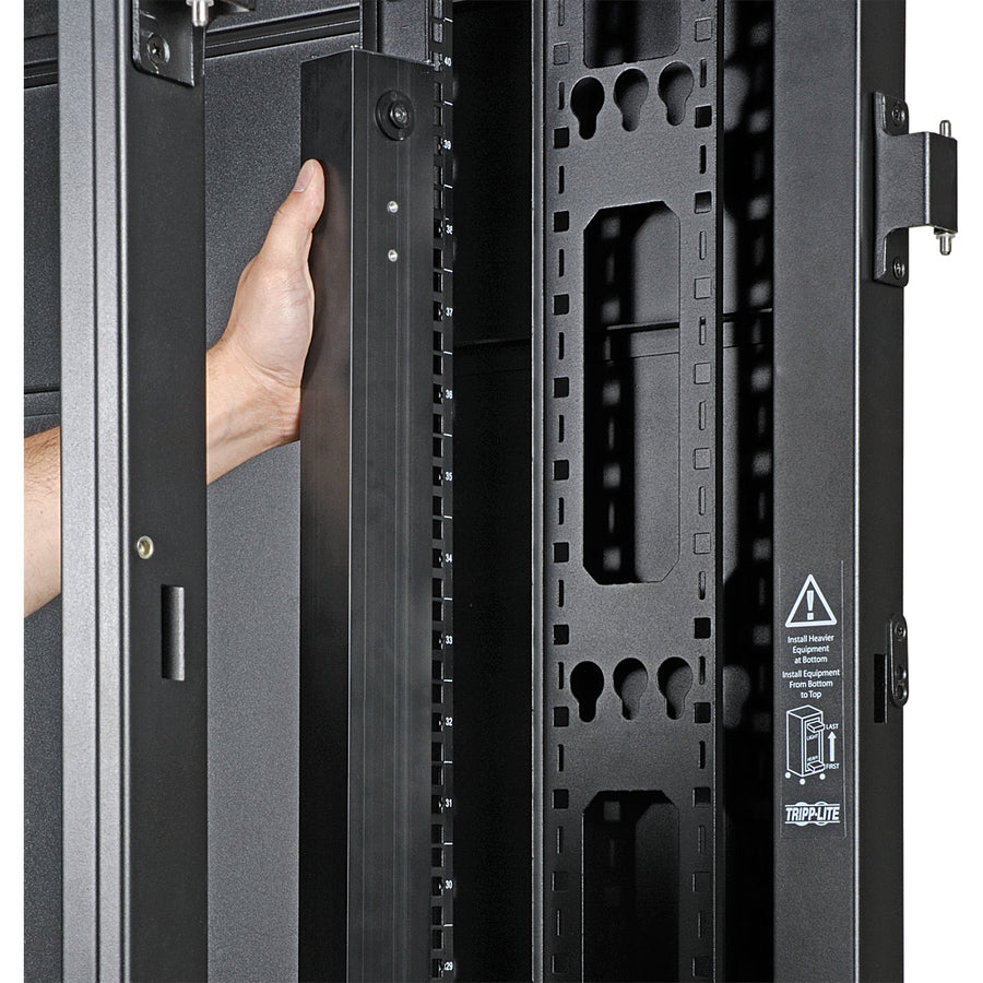 Tripp Lite PDU 3-Phase Metered 208/120V 5.7 Kw 36 C13; 6 C19; 6 5-15/20R 0U