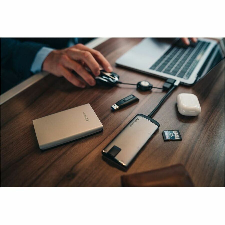 Verbatim America, LLC 128GB Store 'n' Go V3 USB 3.2 Gen 1 Flash Drive - Gray
