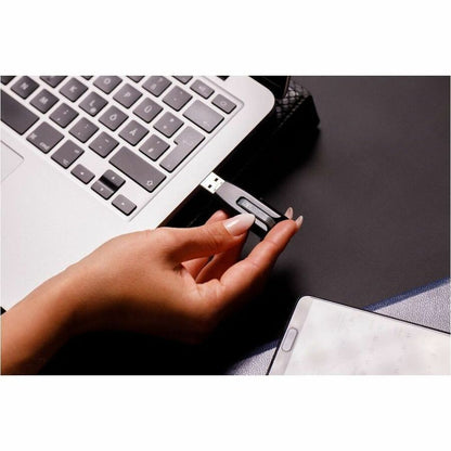 Verbatim America, LLC 256GB Store 'n' Go V3 USB 3.2 Gen 1 Flash Drive - Gray