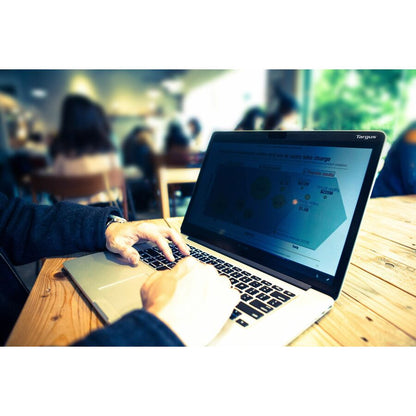 Targus Magnetic Privacy Screen for 15.4-inch MacBook Pro (2016-2019) - TAA Compliant