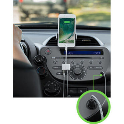 Belkin 3.5 mm Audio + Charge RockStar for iPhone and iPad - Lightning Adapter