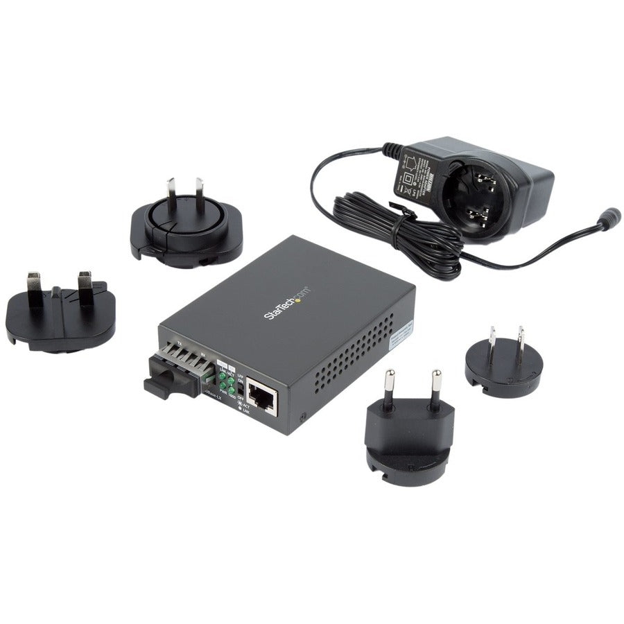 StarTech.com MCMGBSCMM055 Multimode SC Fiber Ethernet Media Converter - 1000Base-SX Gigabit Fiber Optic to Copper Bridge - 550 Meters Range