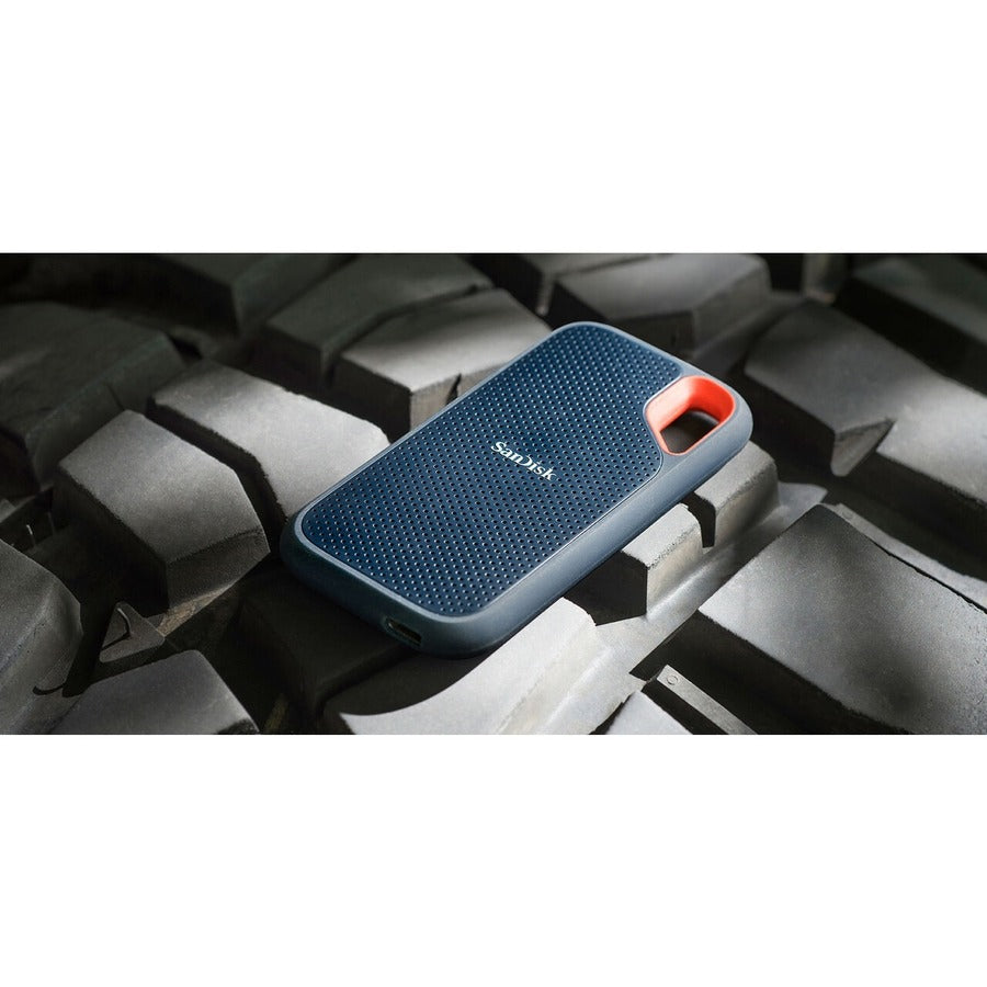 Western Digital SanDisk Extreme SDSSDE61-2T00-G25 2TB Portable SSD with USB 3.1 Gen 2