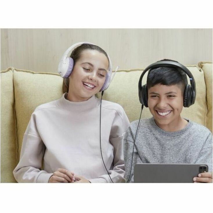 Belkin SoundForm Inspire Wireless Over-Ear Headset for Kids - Black, Part AUD006btBLK