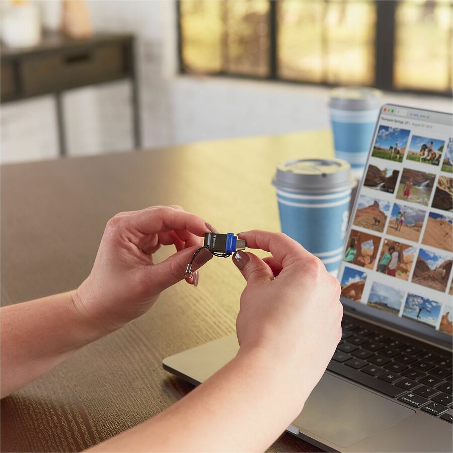 Verbatim Store 'n' Go Dual 128GB USB 3.2 (Gen 1) Flash Drive for USB-C & USB-A Devices - Blue