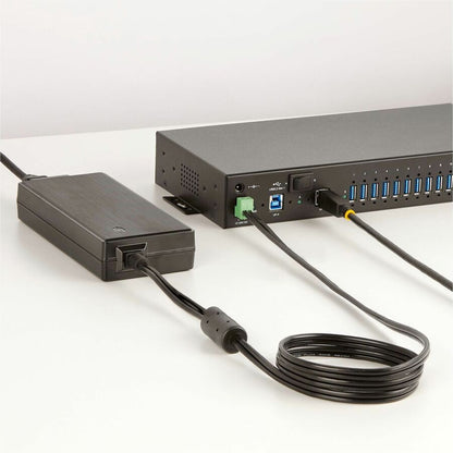 StarTech.com 160W Universal DC Power Adapter (24V/6.6A) for USB Hubs and Industrial Devices