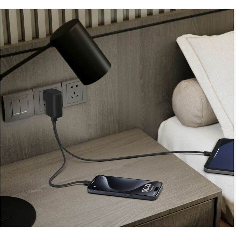 Belkin Hybrid Wall Charger 25W with Power Bank 5K and Travel Adapter Kit