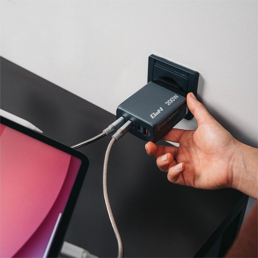 Verbatim 200W GaN Wall Charger with 3 USB-C Power Delivery Ports and USB-A Quick Charge – Compact Travel-Friendly Power Adapter