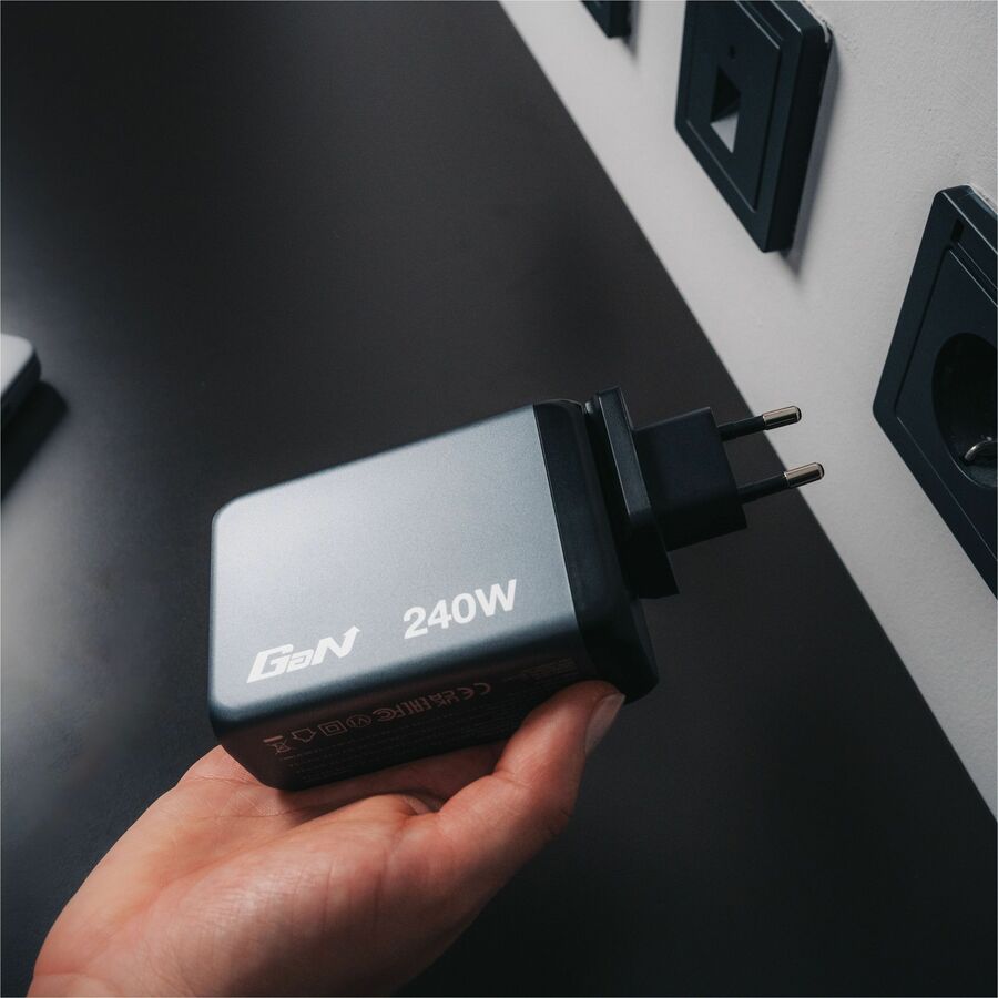 Verbatim 240W 4-Port GaN Wall Charger with USB-C Power Delivery and Quick Charge for Fast Device Charging