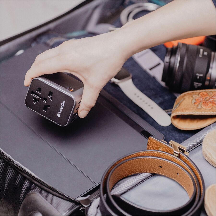 Verbatim UTA-03 Universal Travel Adapter 30W with USB-C and USB-A Ports