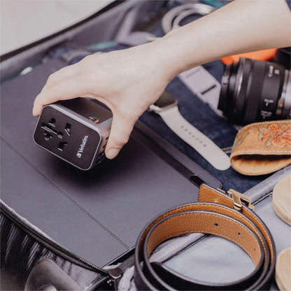 Verbatim UTA-03 Universal Travel Adapter 30W with USB-C and USB-A Ports
