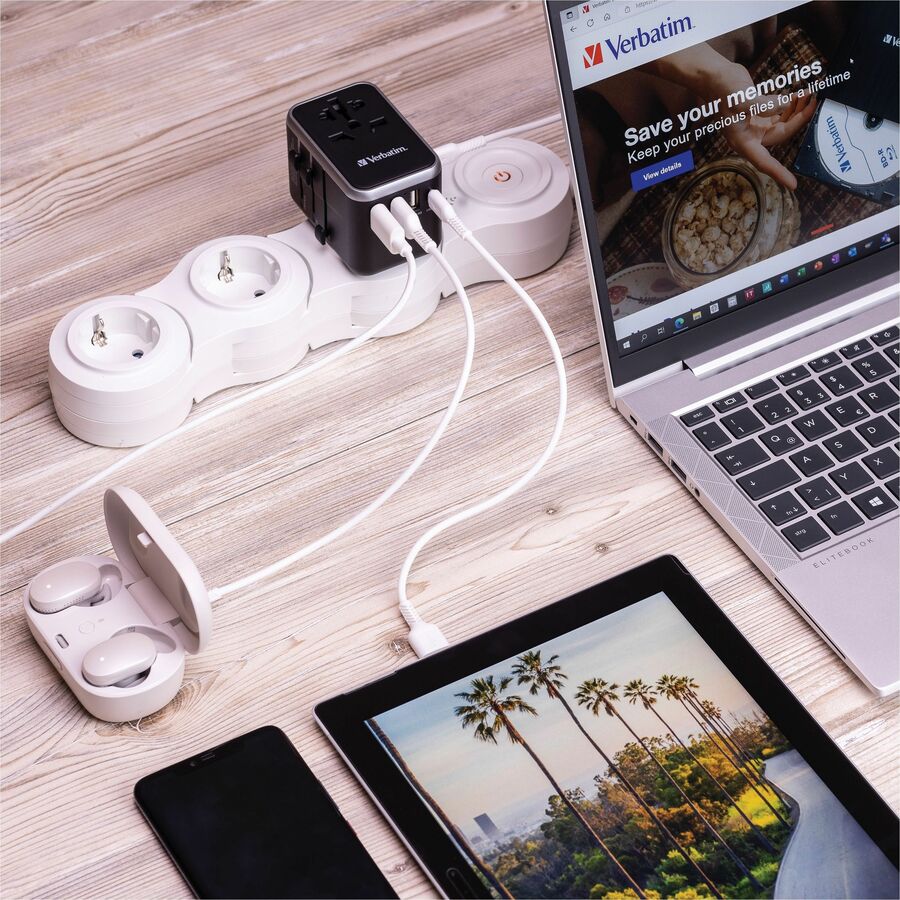 Verbatim UTA-04 Universal Travel Adapter 61W with USB-C and USB-A Ports
