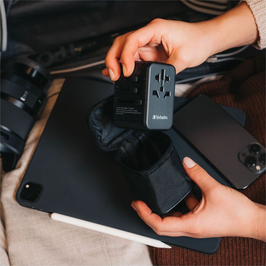 Verbatim UTA-05 GaN III Universal Travel Adapter 65W with USB-C and USB-A Ports