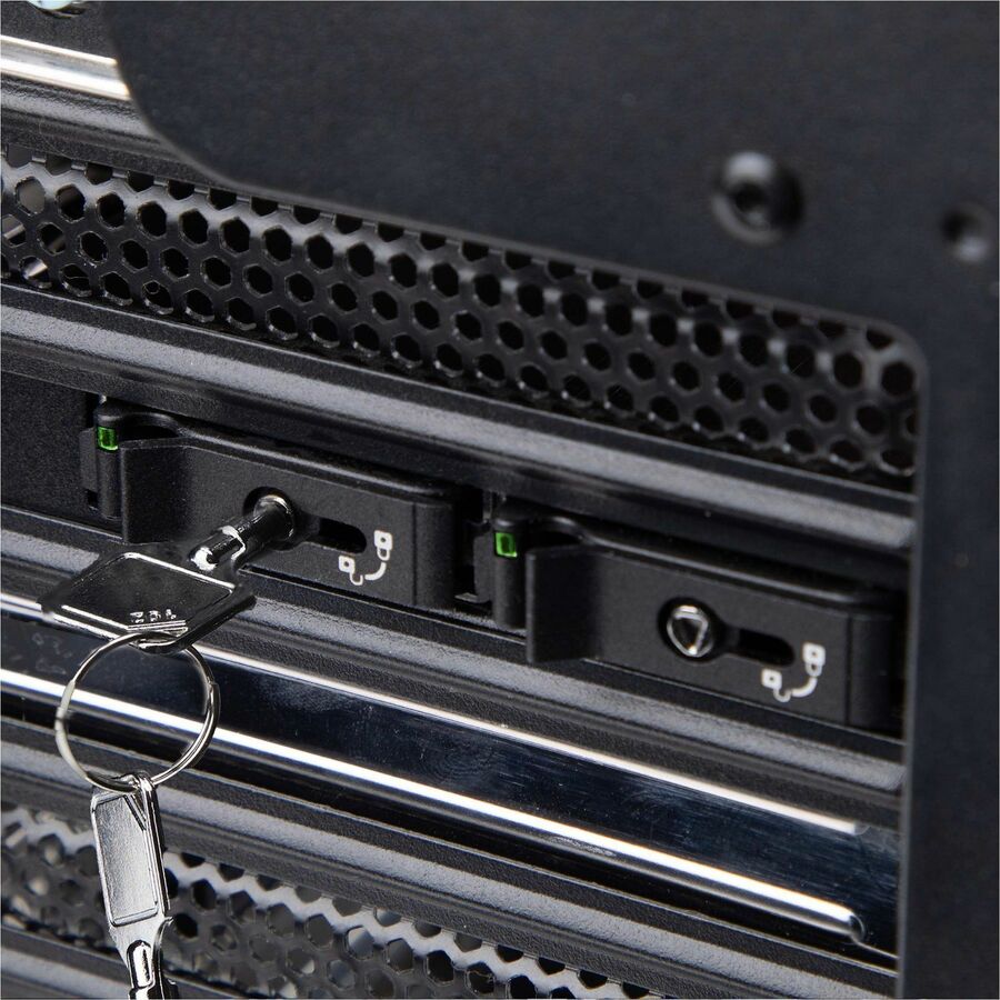 StarTech.com Dual-Bay M.2 NVMe SSD to PCIe x8 Removable Mobile Rack - Toolless Hot-Swap Drive Bay with Bifurcation Support
