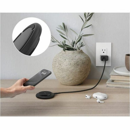 Belkin BoostCharge Magnetic Wireless Charging Pad with Qi2 – 15W Fast Charging for iPhone and AirPods
