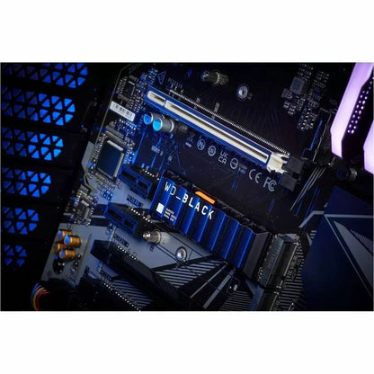 Western Digital Black SN850X 8TB NVMe SSD with Heatsink – High-Performance M.2 2280 Internal Drive for Gaming and PC