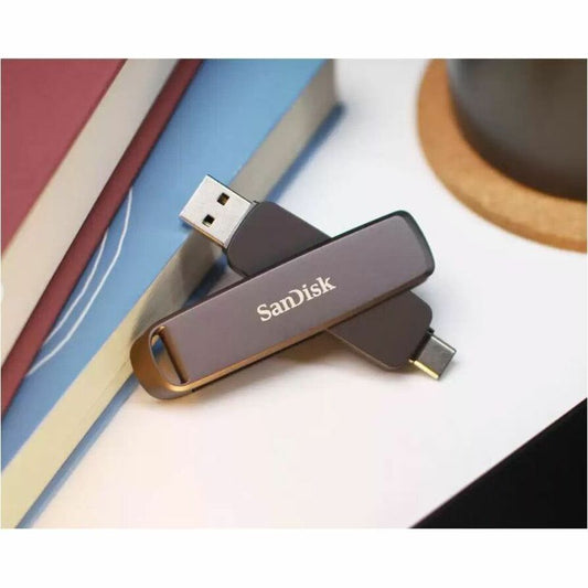 SanDisk Extreme PRO Dual Drive 2TB USB-C & USB-A Portable Flash Drive with Up to 1000MB/s Read Speed and Metal Enclosure