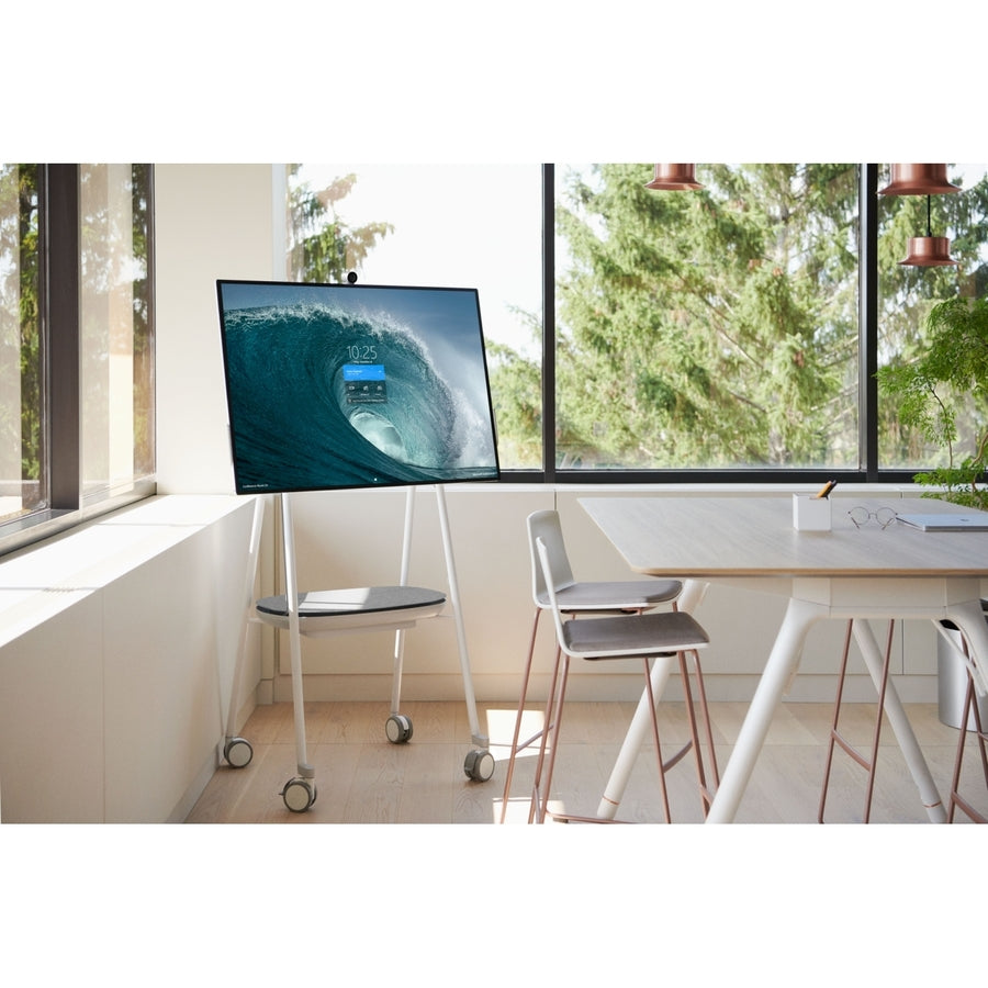 APC by Schneider Electric Smart-UPS Charge Mobile Battery for Microsoft Surface Hub 2