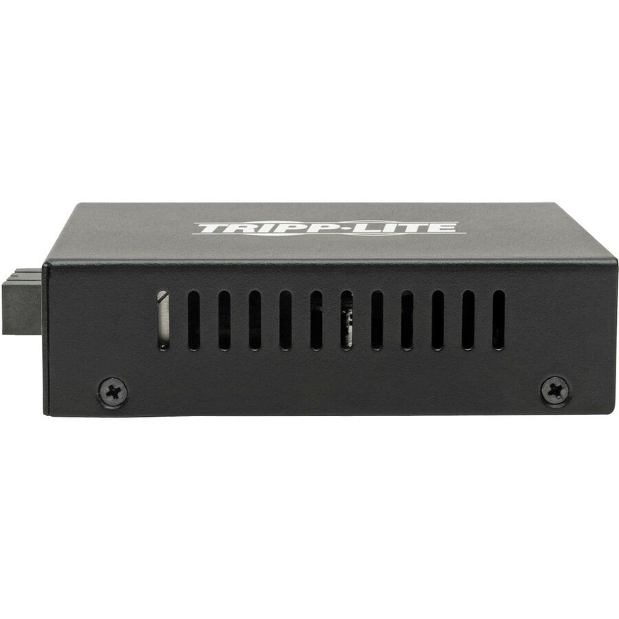 Tripp Lite SC Multimode Fiber to Gbe Media Converter POE+ 10/100/1000 550M