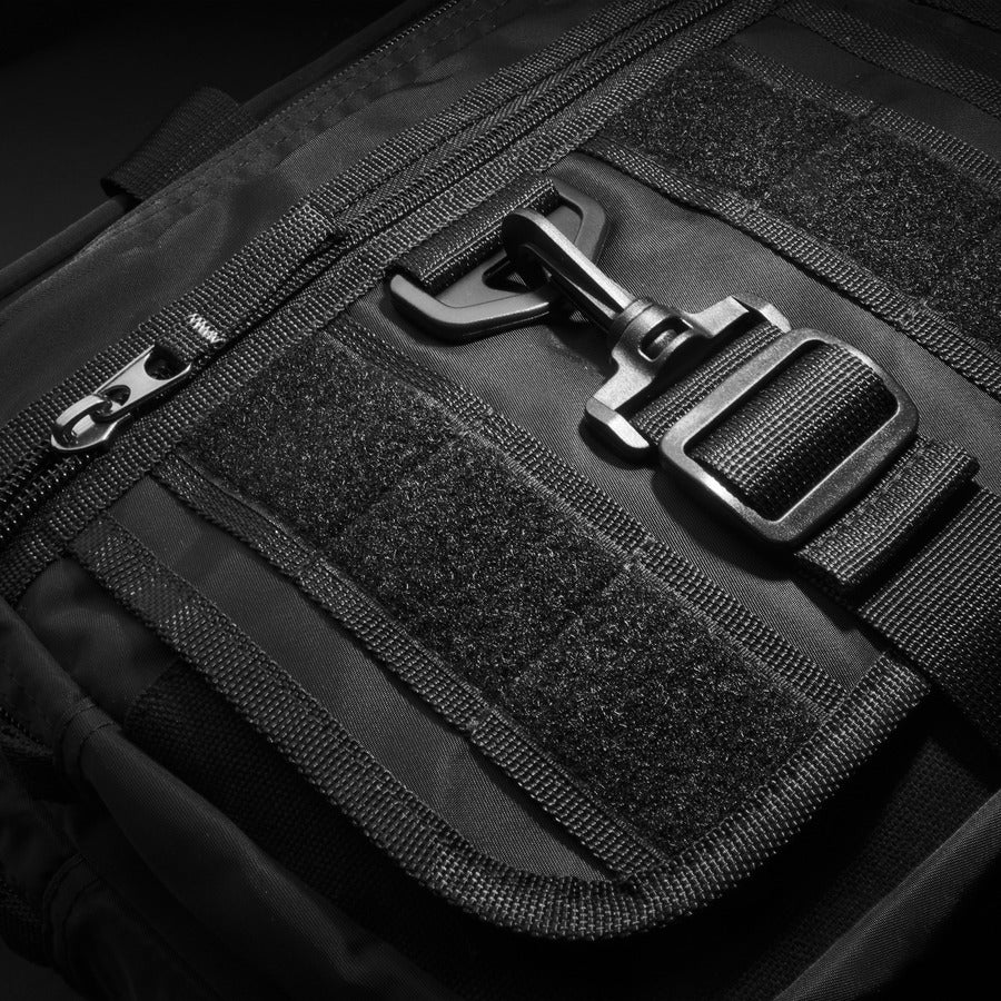 V7 Elite Black Ops CTX16-OPS-BLK Carrying Case (Briefcase) for 16" to 16.1" Notebook - Black
